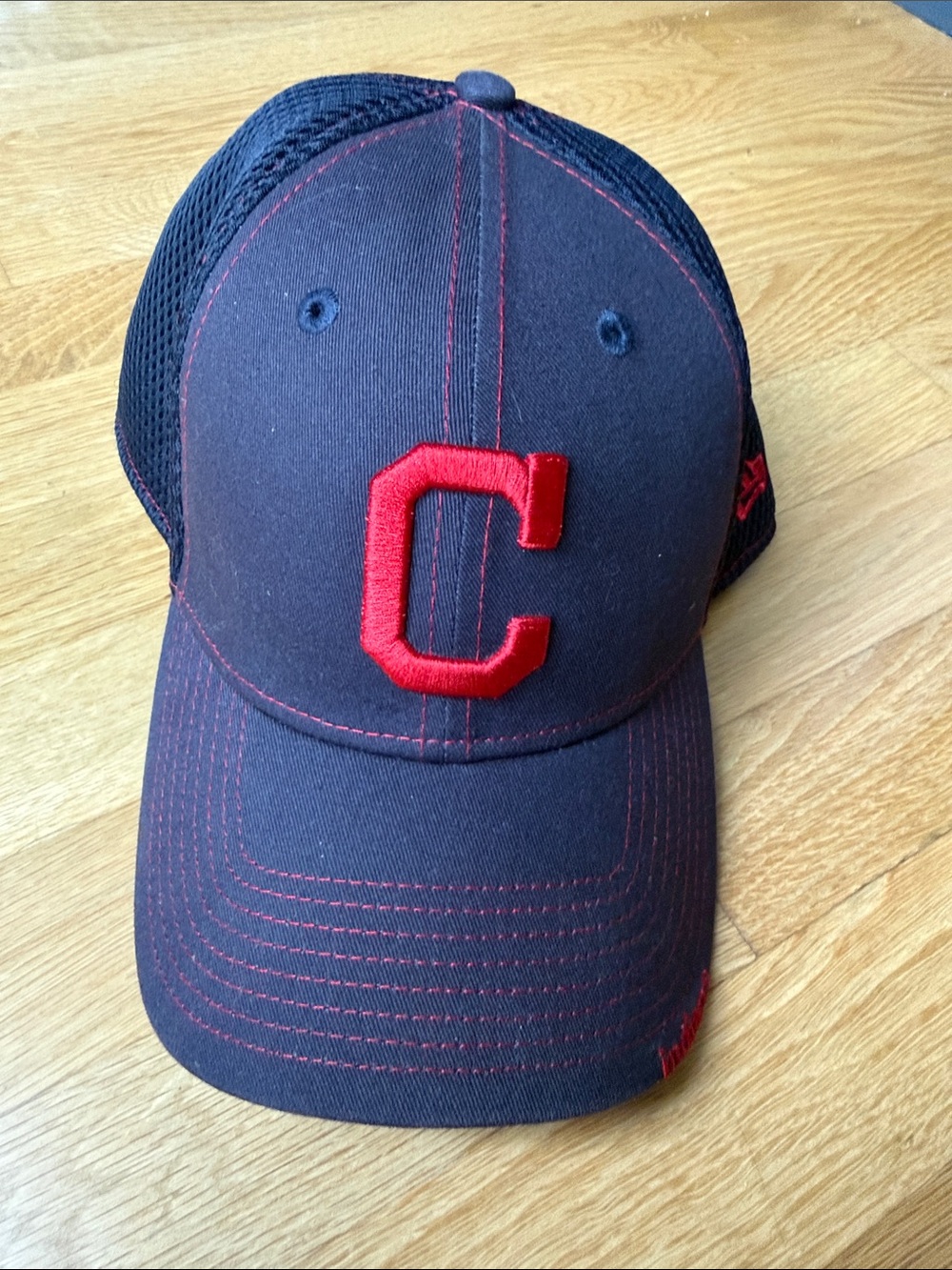 Baseball Fans! Dark Navy Mesh Back Baseball Cap with Red 'Cleveland “C”
